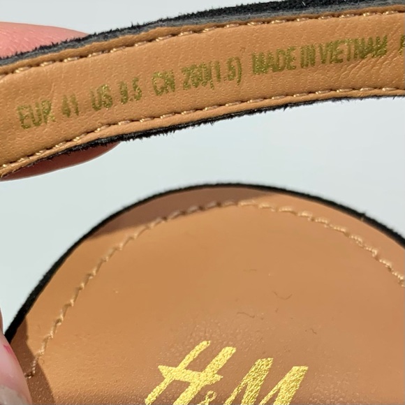 BRAND NEW H&M Black Sz 9.5 Strappy Cork Wedges Velour Feel Straps Platform’s - Picture 7 of 11